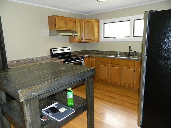 4th image of 395 Red Bird Ln