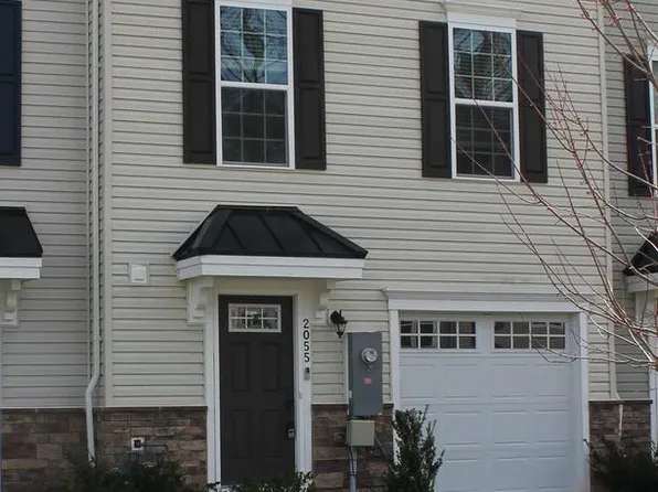 2055 Rivers Dr, Newark, DE 19702