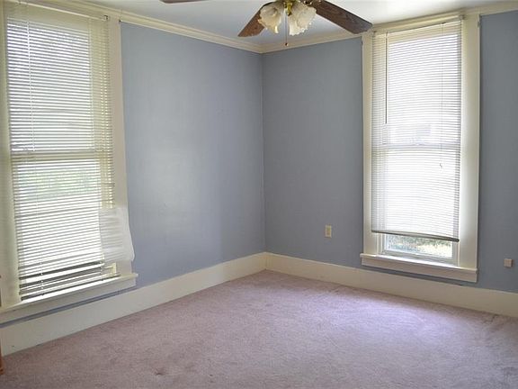 4th image of 100 N Broad St