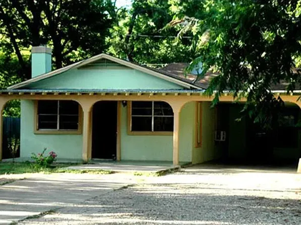 2706 E 3rd St #B, Austin, TX 78702