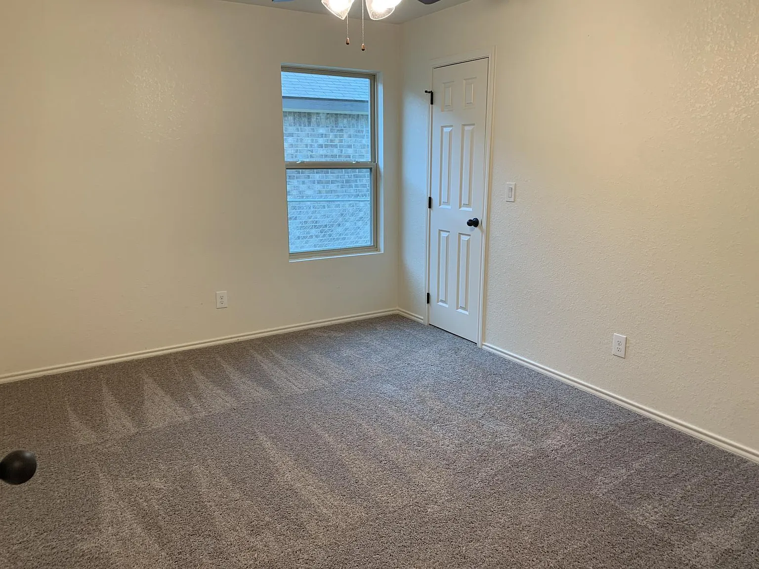 3 bed, 1300 sqft, $1,349 — Photo 4