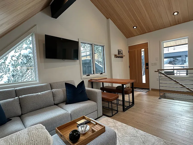Meadow Dr — Photo 1