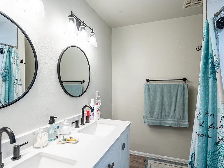 857 Regent Ct — Photo 12