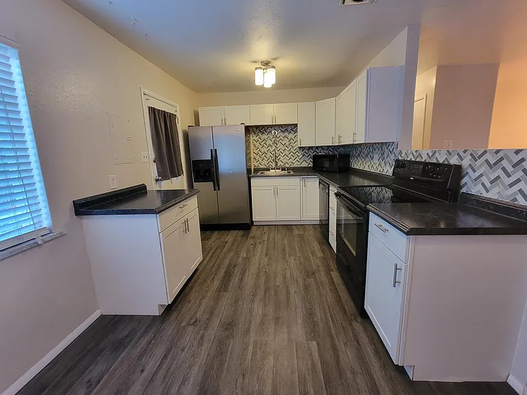 37 Macgregor Rd — Photo 3