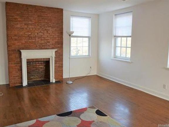 3rd image of 104 East Ave #2