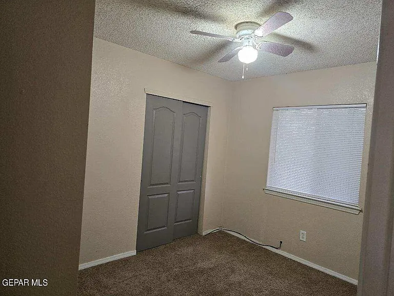 12105 Castle View Way — Photo 12