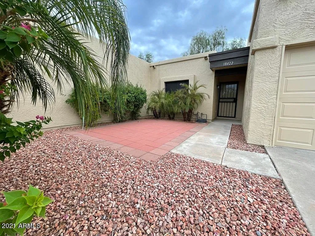 2 bed, 866 sqft, $1,795 — Photo 2