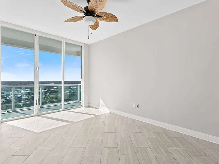 241 Riverside Dr #2610 — Photo 15