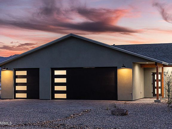 3rd image of 2002 N Arena Del Loma Rd --