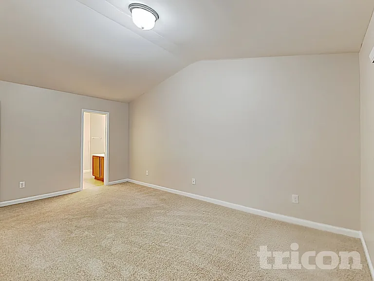 4740 Brewer Dr — Photo 12