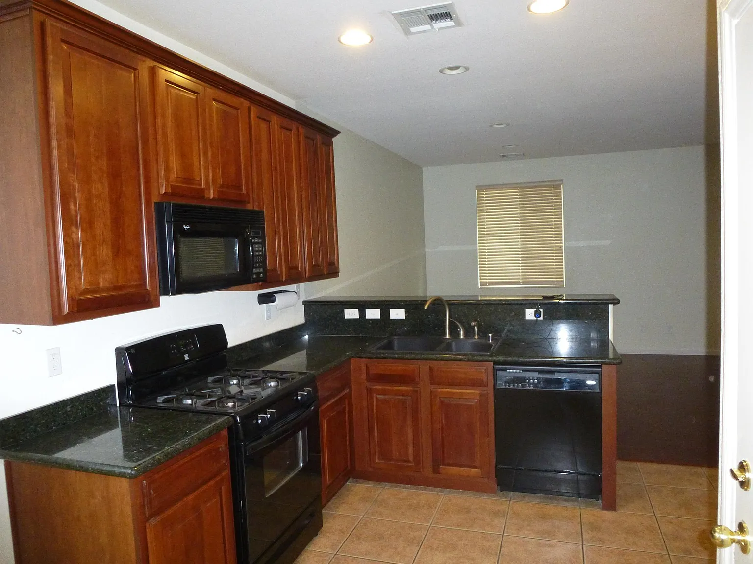 Overlook Ridge Ave, Las Vegas — Photo 1