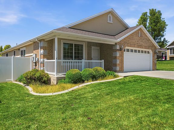 3rd image of 2333 Garden Ln #32