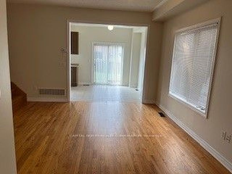 Brampton House for rent - 3 Bedrooms — photo 5