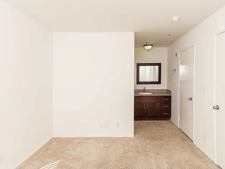 Marlon Manor — Photo 9