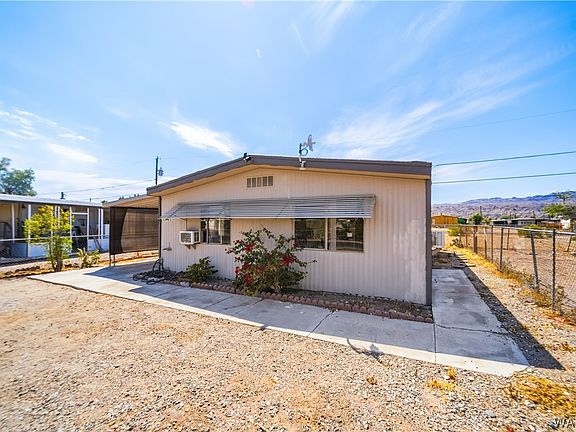4th image of 1943 Hualapai Drive