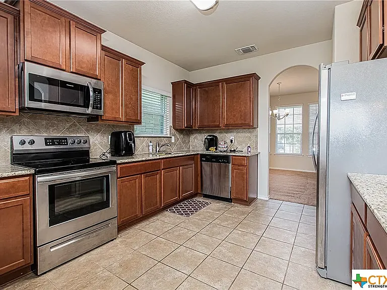 3414 Lorne Dr — Photo 2