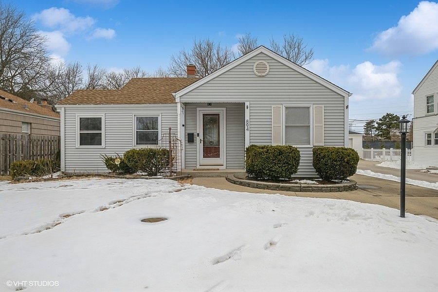 1st image of 894 N Golf Cul De Sac St