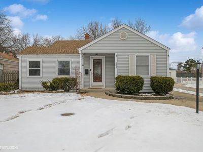 894 N Golf Cul De Sac St, Des Plaines, IL, 60016