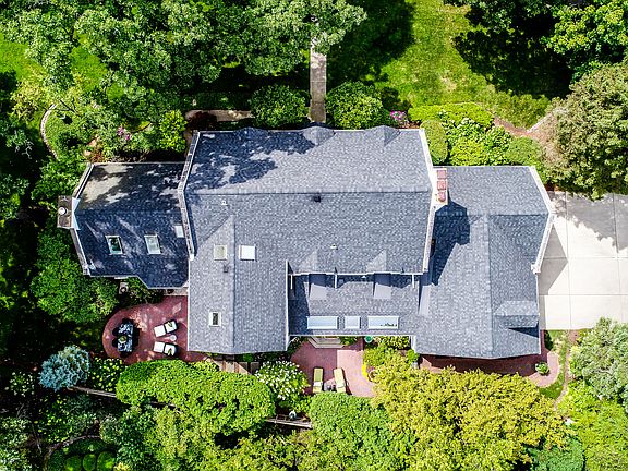 3rd image of 305 Hillcrest Ave