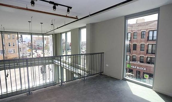 5th image of 1249 N Milwaukee Ave #407