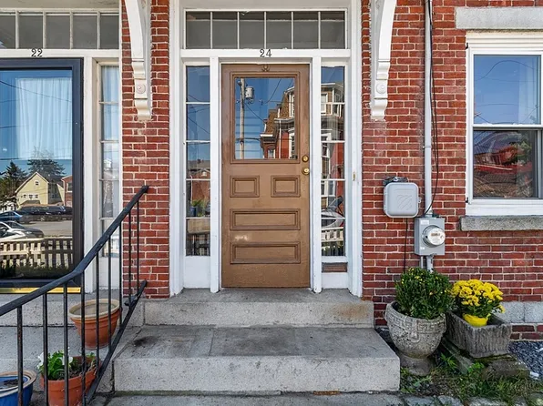 24 Orchard St, Lawrence, MA 01840