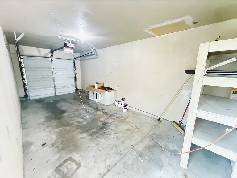 9906 Hundred Oaks Cir #B — Photo 25