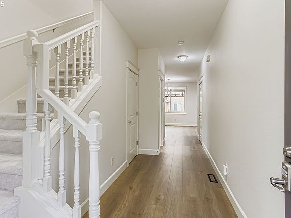 4th image of 5927 NE 49th St