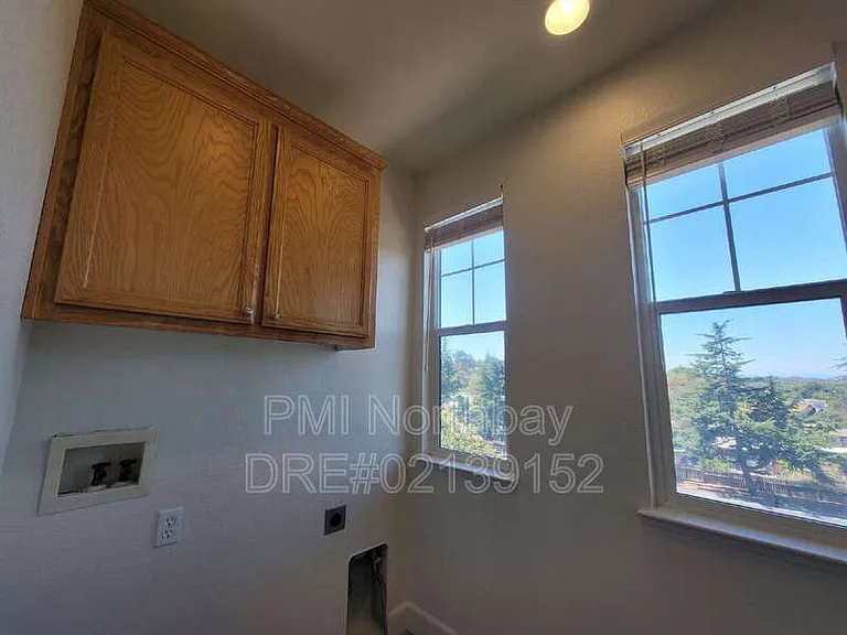 481 Lexington Dr — Photo 13