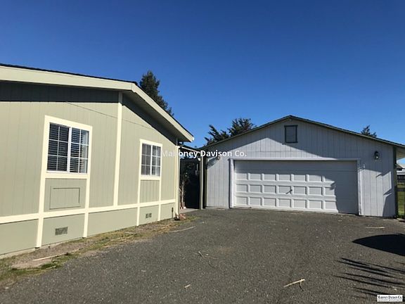 4th image of 2381 Magnolia Ave