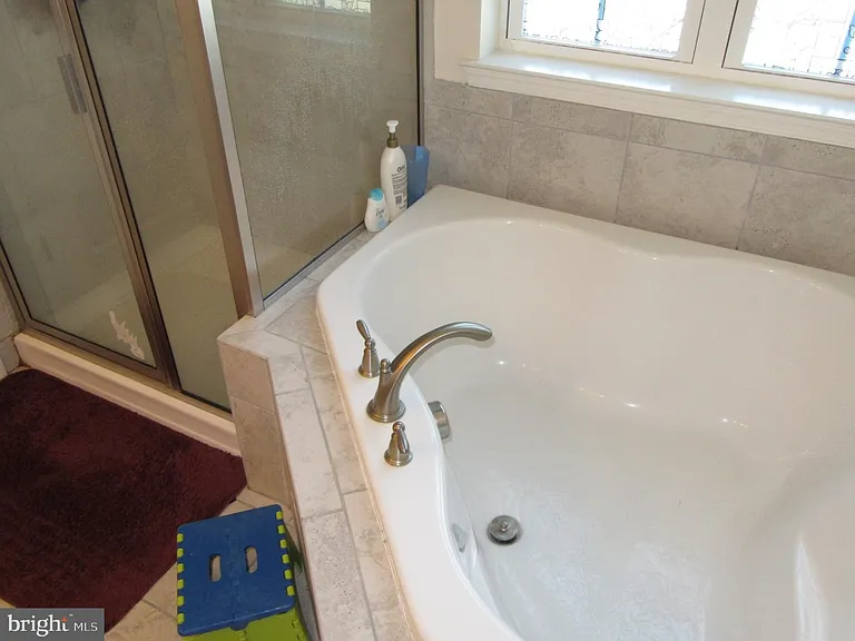 544 Liam Pl — Photo 17