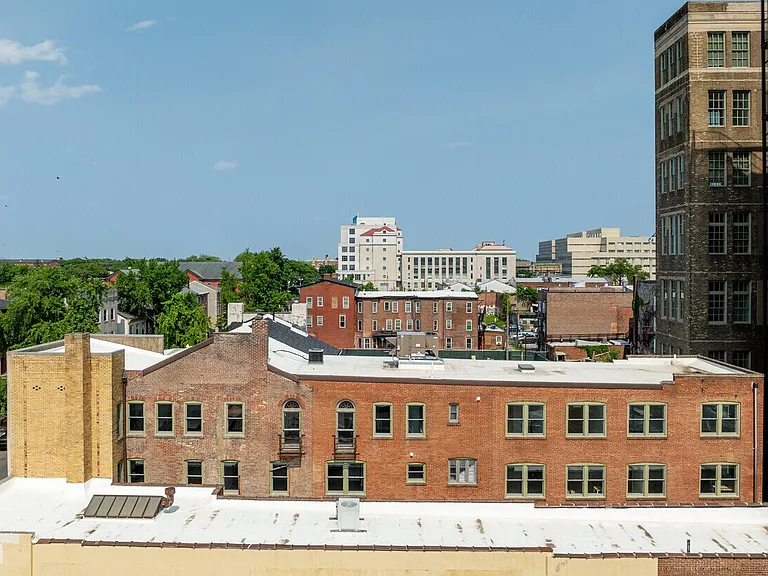 219 E Hanover St #101 — Photo 4
