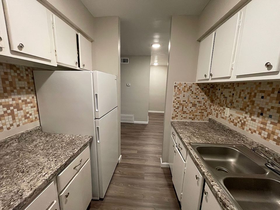1st image of 1545 Alexandria Dr #1B