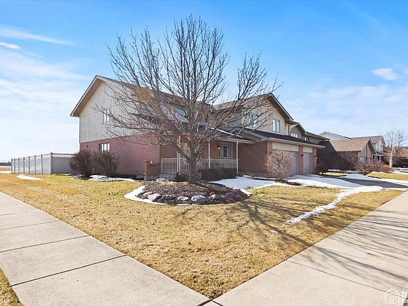 3rd image of 8601 Fairfield Ln