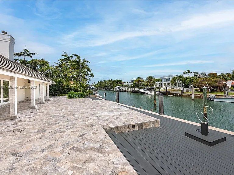 141 Cape Florida Dr — Photo 16