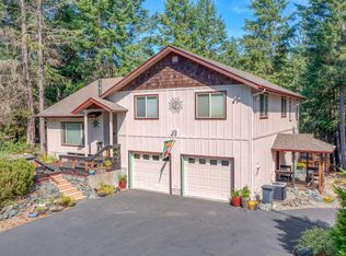 842 N Pinnon Rd, Grants Pass, OR 97526