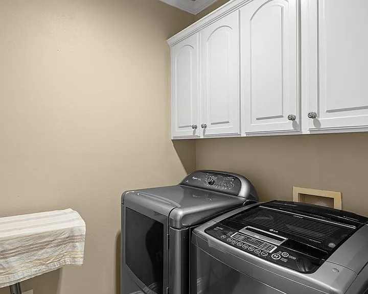 410 Half Moon Ln — Photo 33