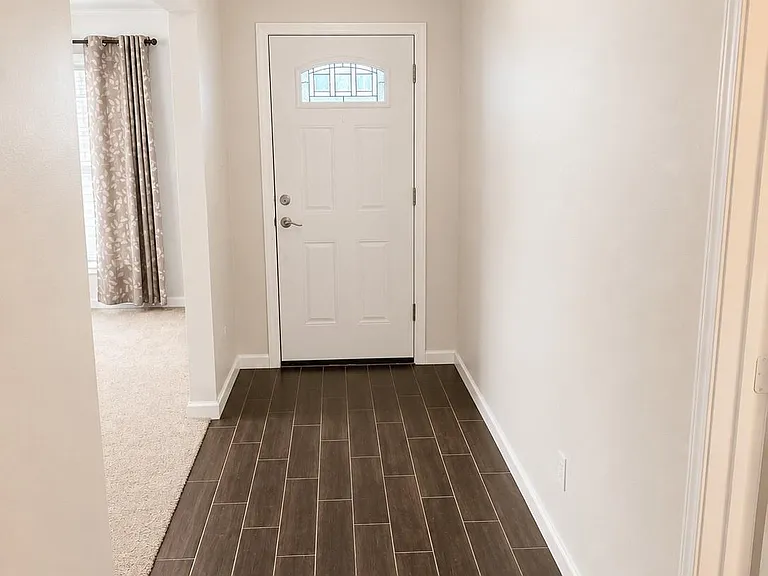 4418 Saffron Ln — Photo 3