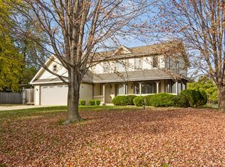 736 Crest Ave, Schaumburg, IL 60193