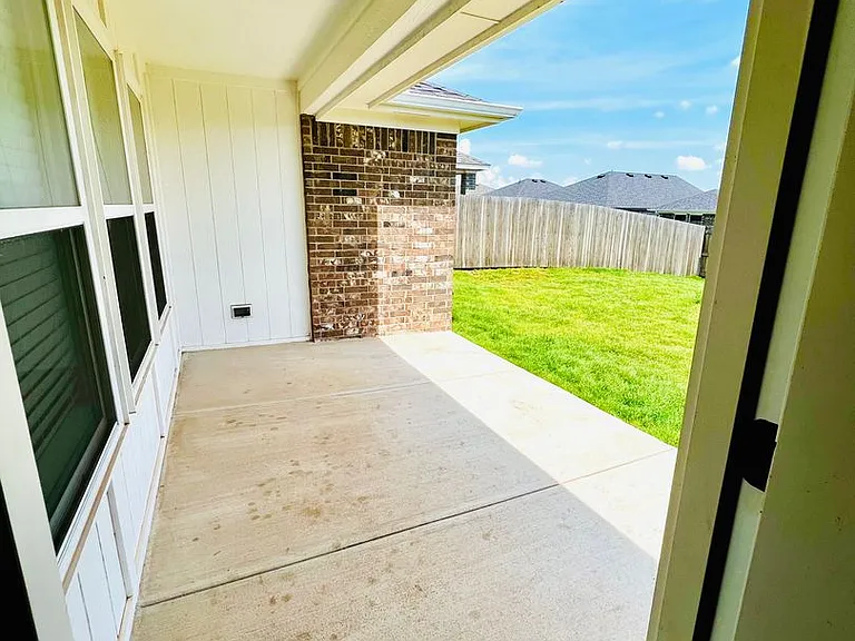 18608 Cantar Dr — Photo 14