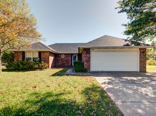 204 W Gate Lane, Nixa, MO 65714
