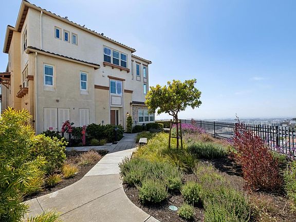2nd image of 3001 Ocean View Ct Unit E