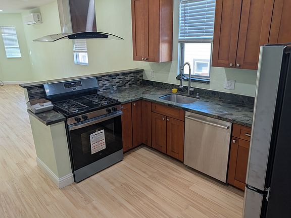5th image of 840 34th Ave #A