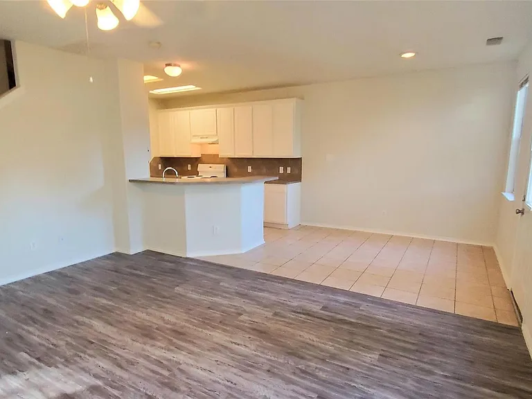 13043 Peppergate Ln — Photo 8