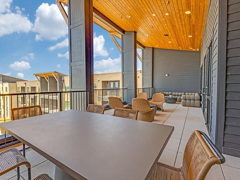 Aura High Pointe — Photo 33