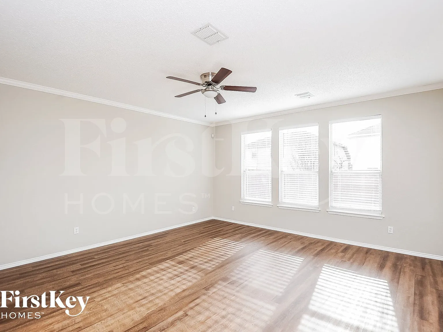 4 bed, 2.5 bath, 2674 sqft, $2,565 — Photo 3