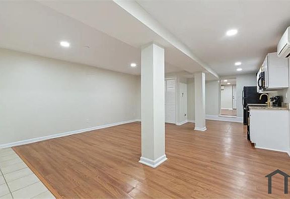 4th image of 3012 12th St NE Floor 1