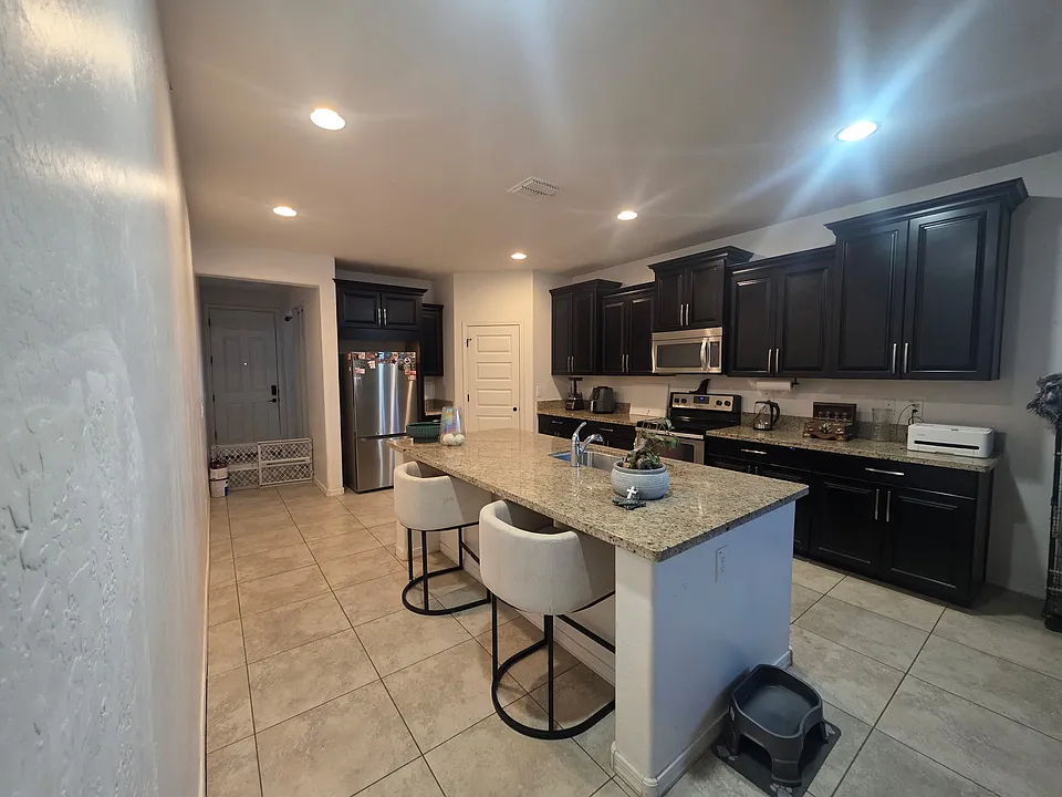 2421 S 103rd Dr