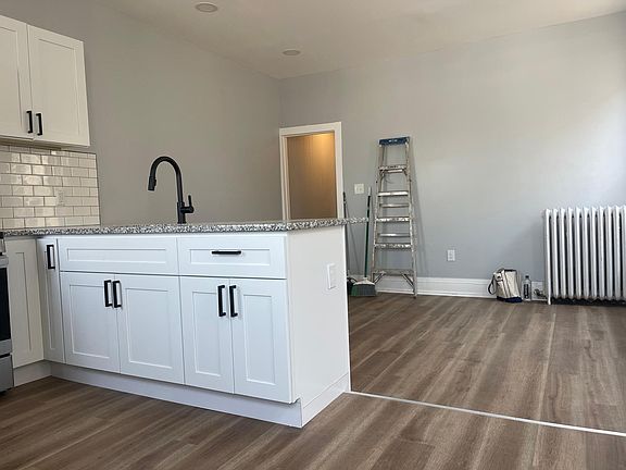 3rd image of 5247 Cedar Ave Floor 2