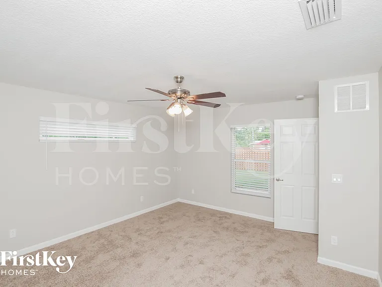 811 Andrew St SE — Photo 8