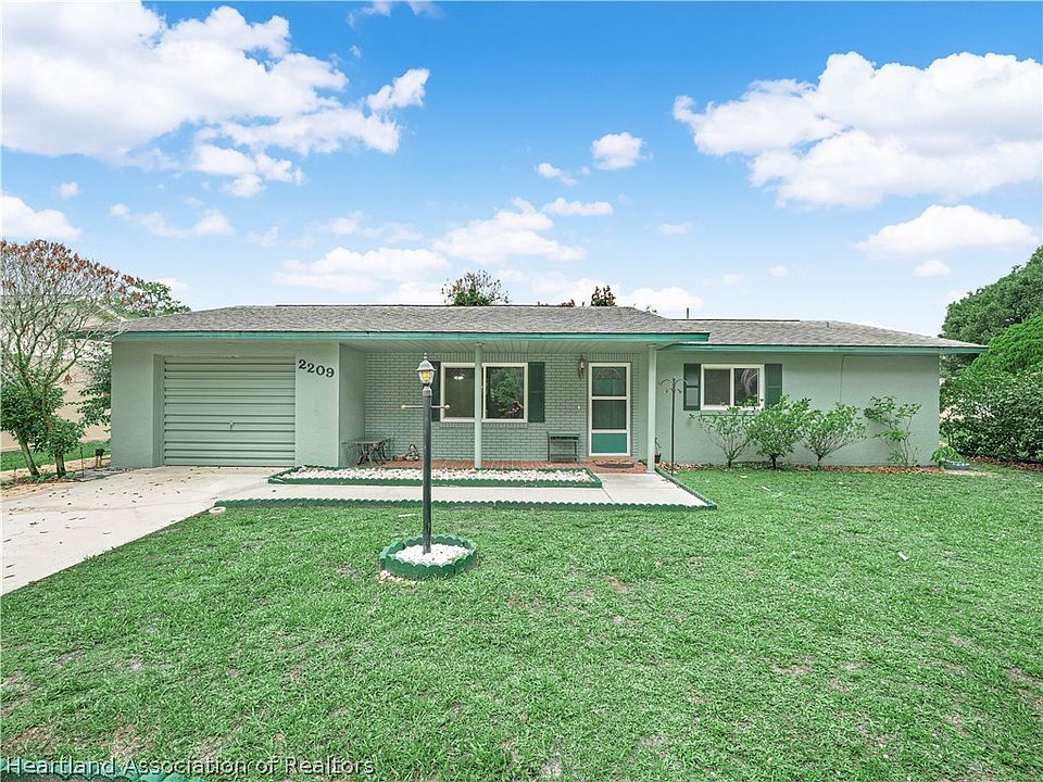1st image of 2209 Sunset Dr